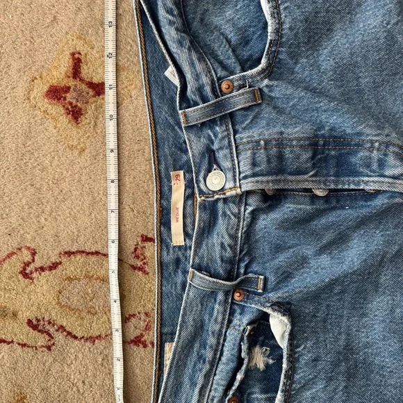 Levi's Women's Wedgie Straight Distressed - Picture 3 of 3
